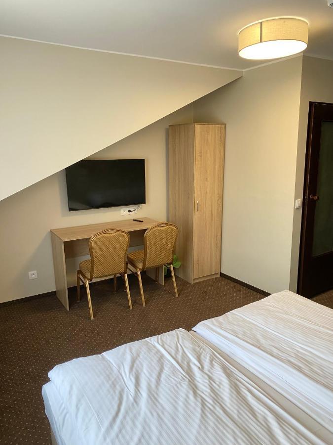 Gracja Bed and Breakfast Warschau Buitenkant foto