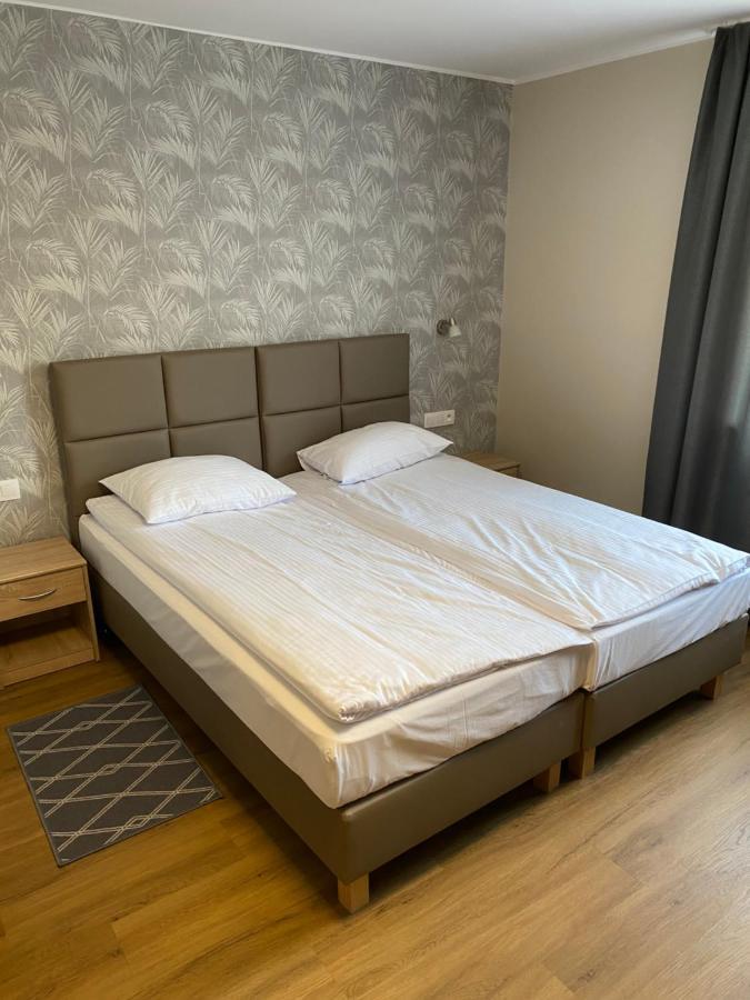 Gracja Bed and Breakfast Warschau Buitenkant foto